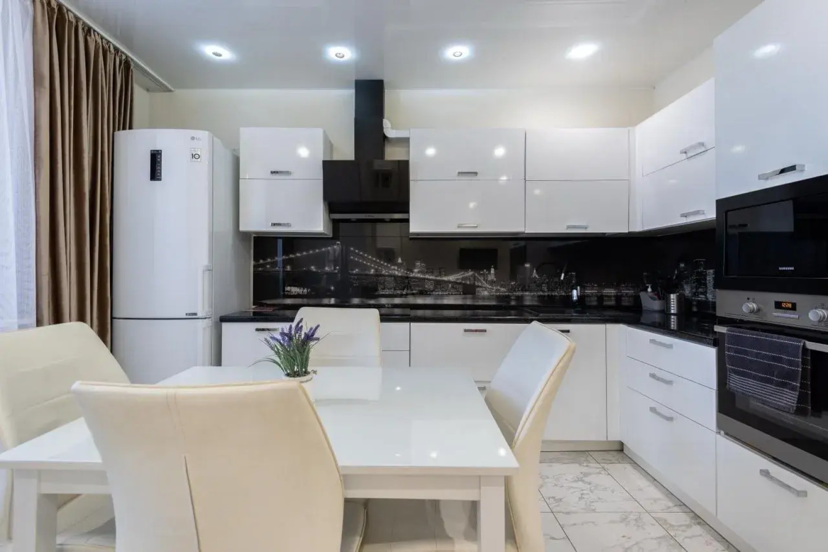 Квартира 1 Комнатная 50 м²