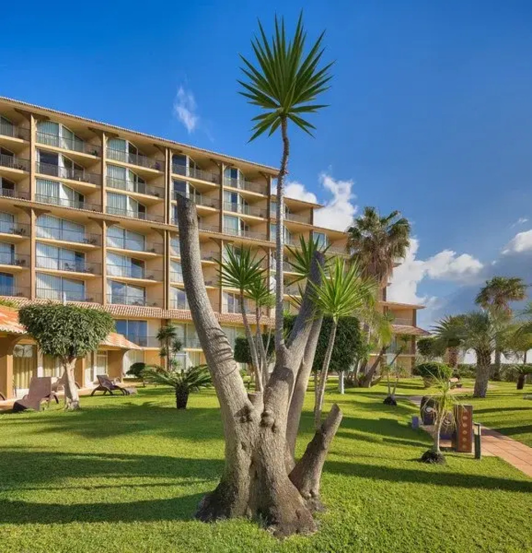 Отель The Views Oasis - Family Friendly