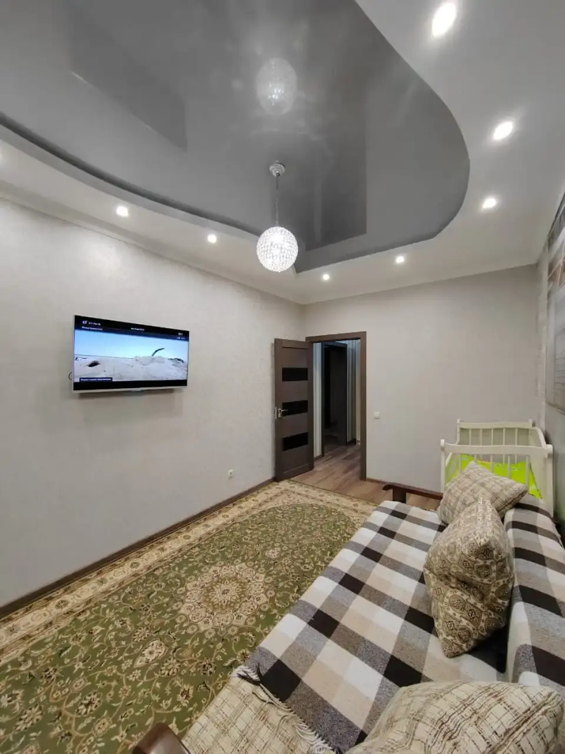 Квартира Трехкомнатная возле ТРЦ Аура