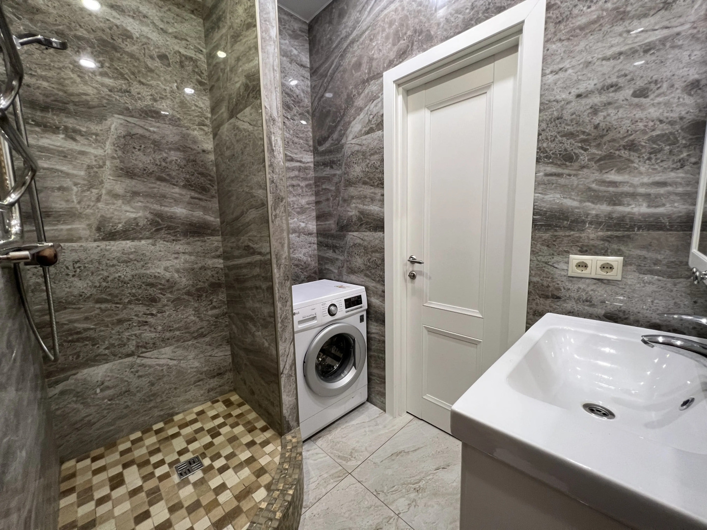 Квартира Уютная С Балконом и Красивым Видом