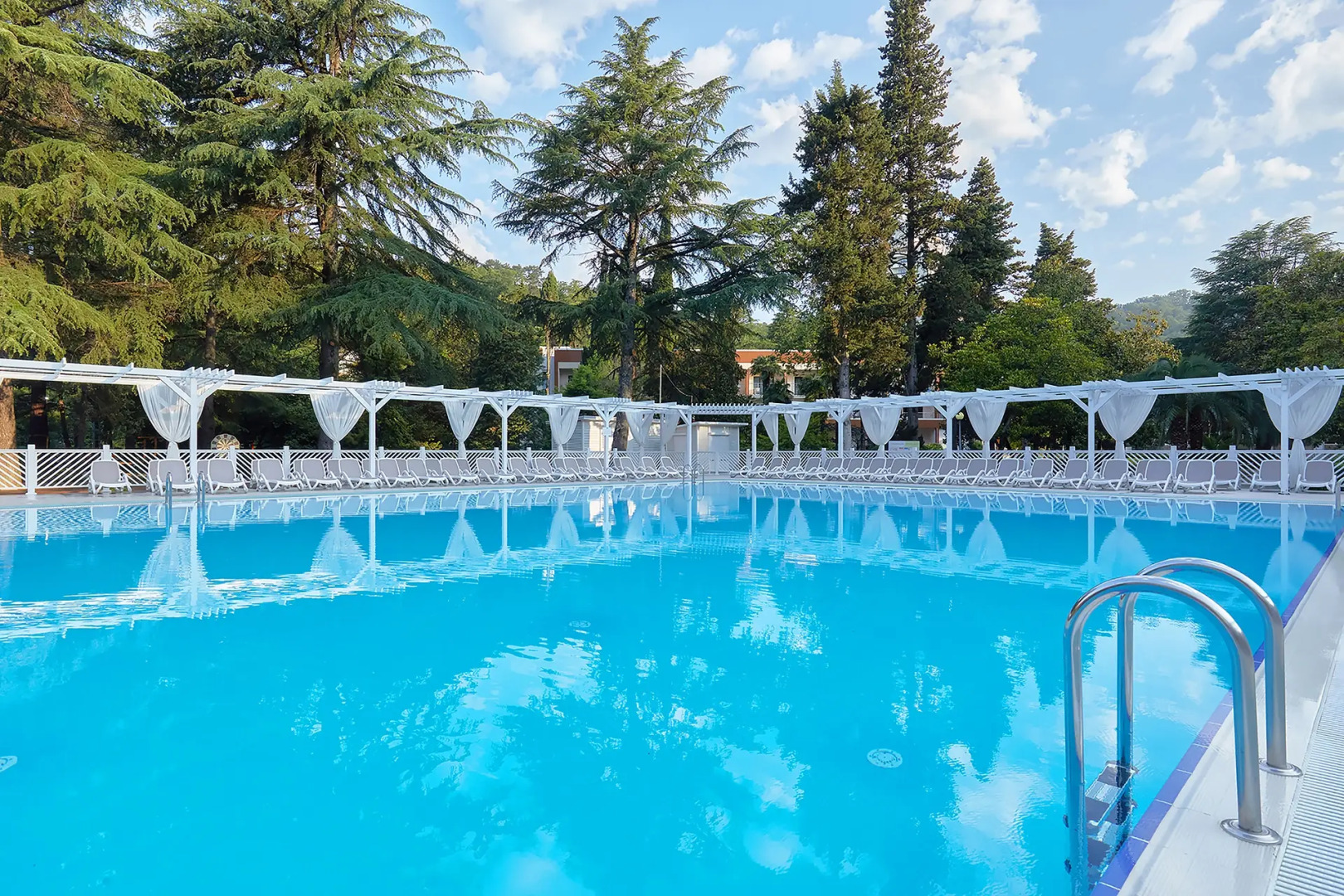 Курортный отель Alean Family Sputnik