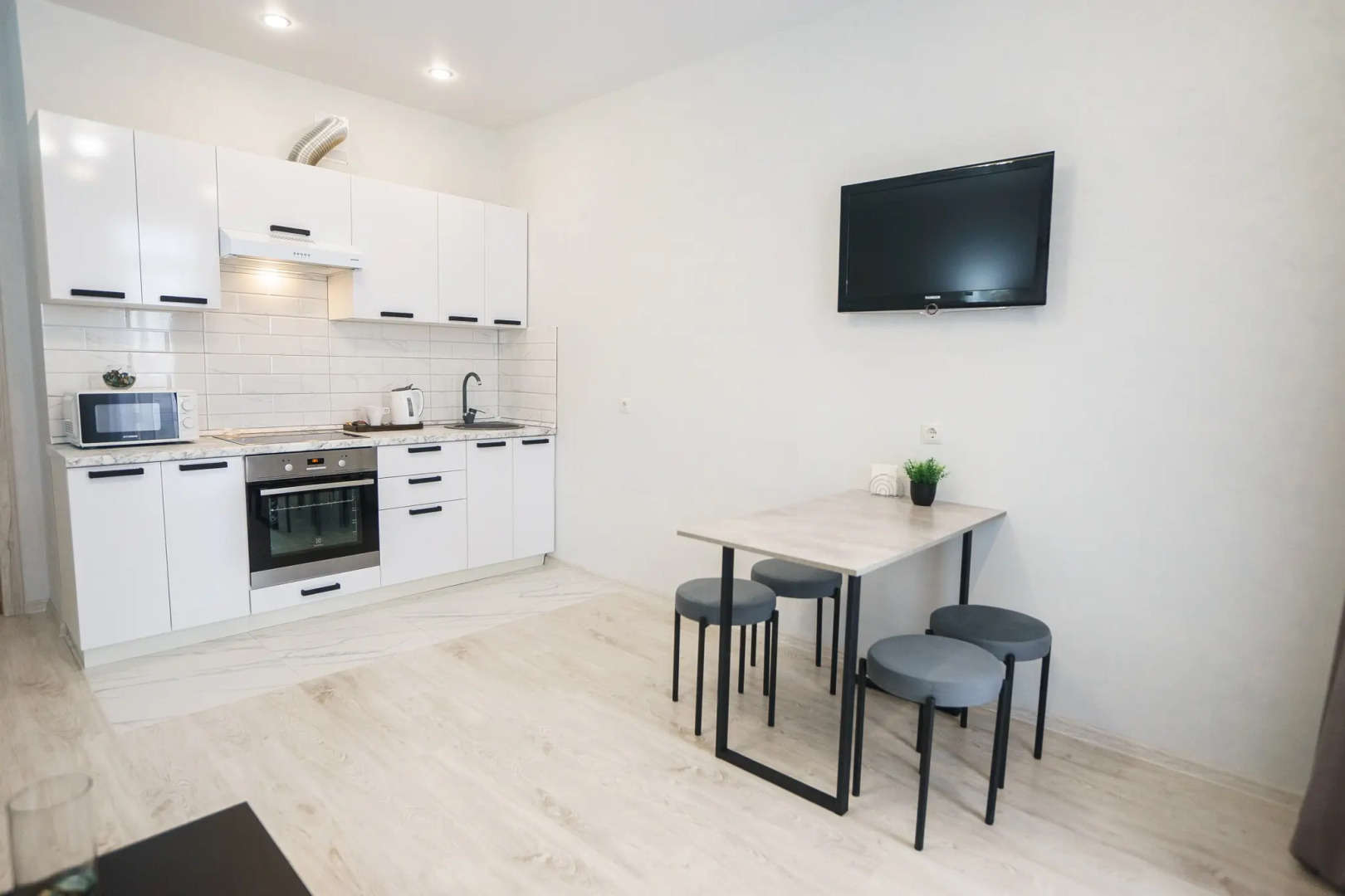 Апартаменты INNDAYS на Пряничной 4