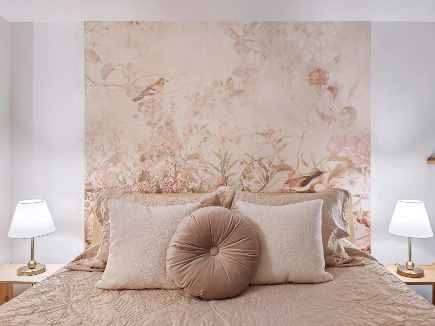 Апартаменты Невский 18 Николь и Мишель