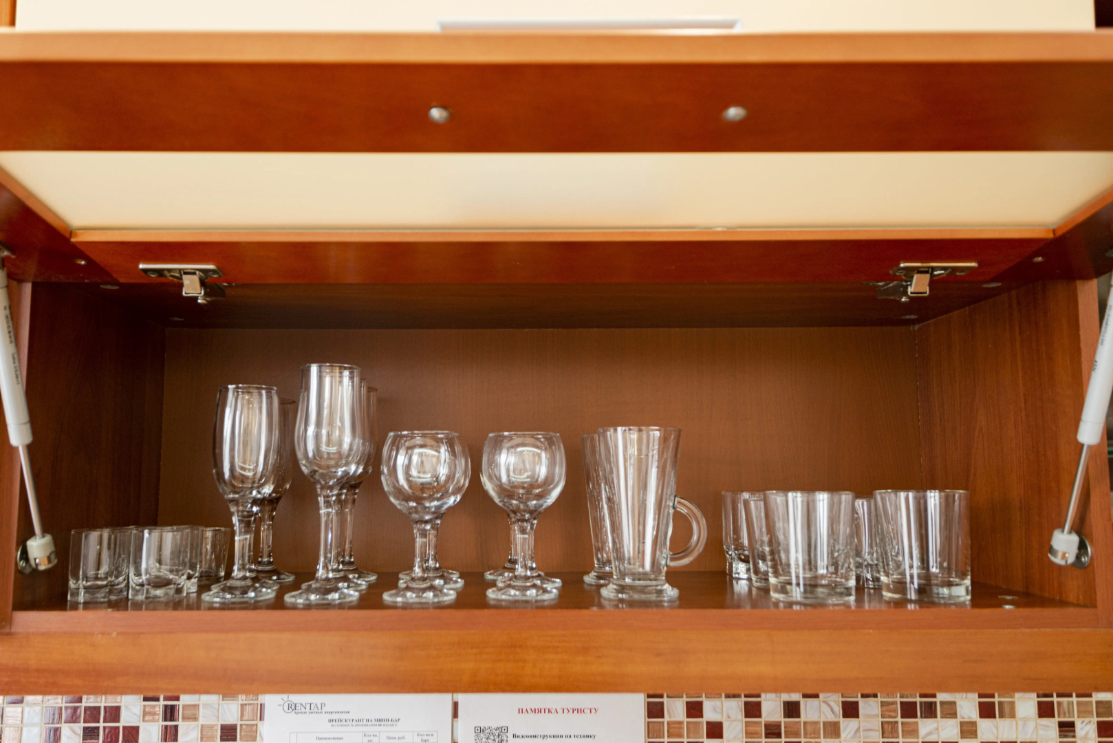 Квартира 3-к просторная недалеко от МНТК на пр.9-ой Пятилетки от RentAp, 6 сп.мест