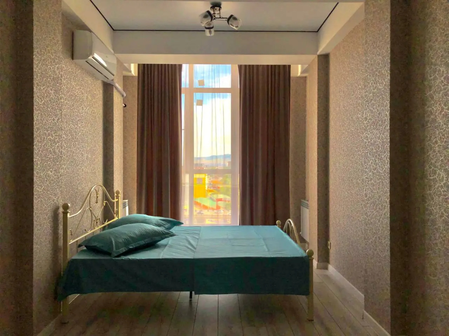 Апартаменты С Видом на Горы и Город