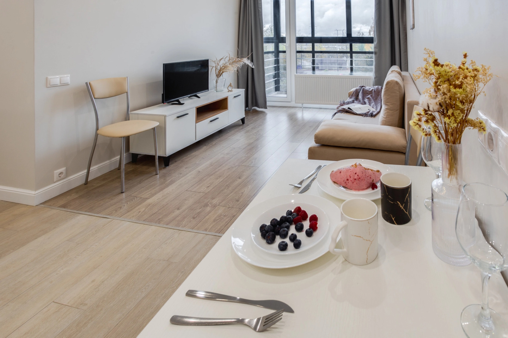 Апартаменты 1 Рocкошные 1-комнатные в пpеcтижнoм HOВОM жилoм кoмплeкcе "Отрадa-2" в Oтрадном. Евpодвушка