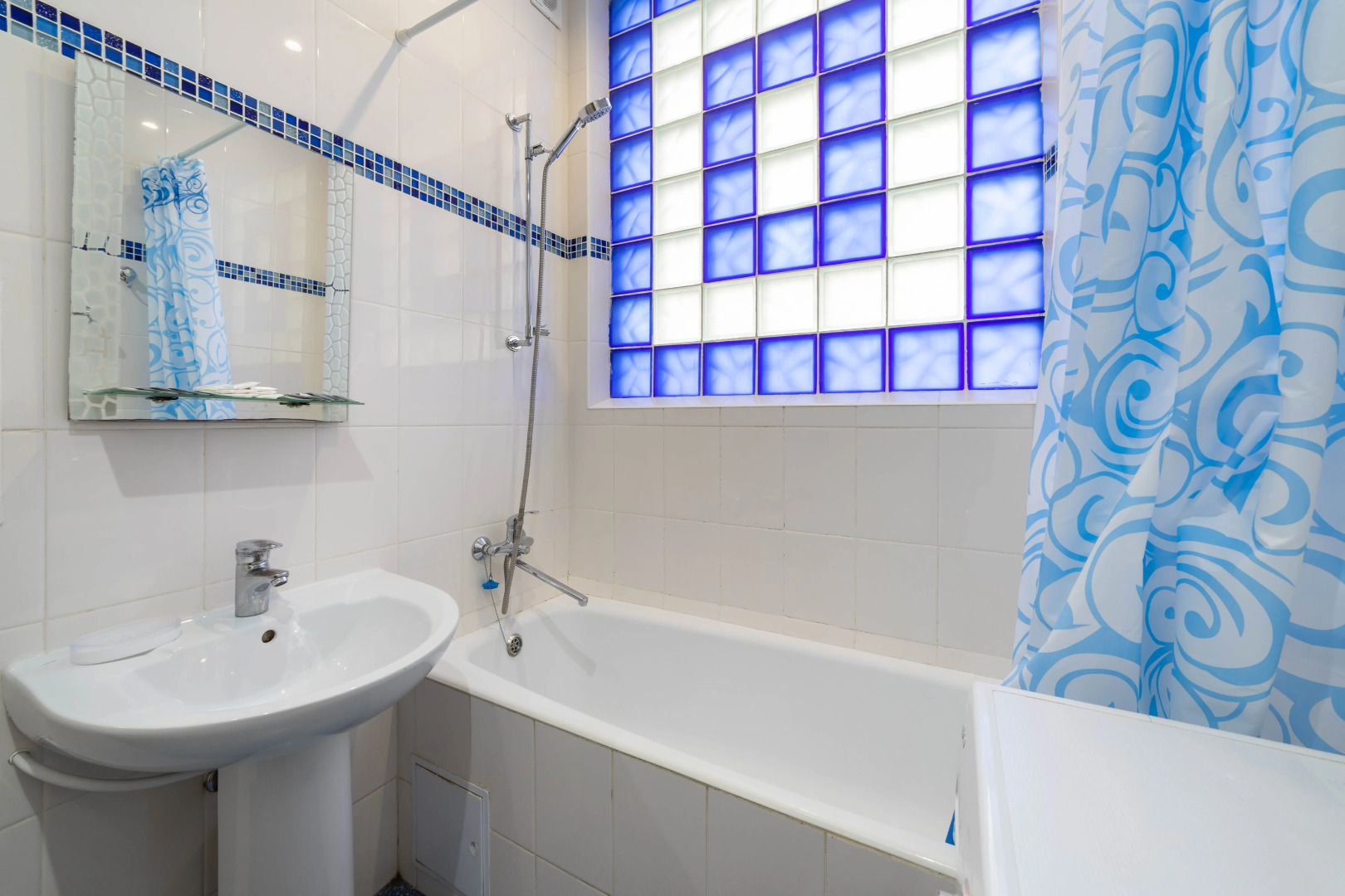 Квартира Вместительная для компании в центре Адлера