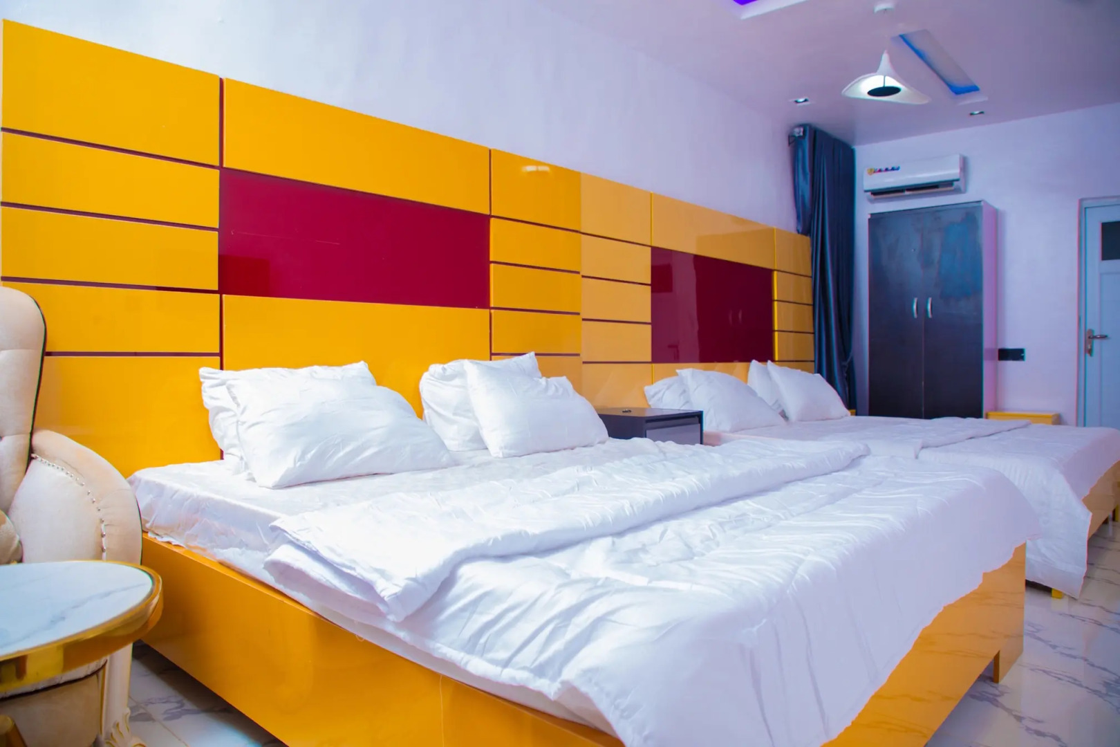 Отель Age International