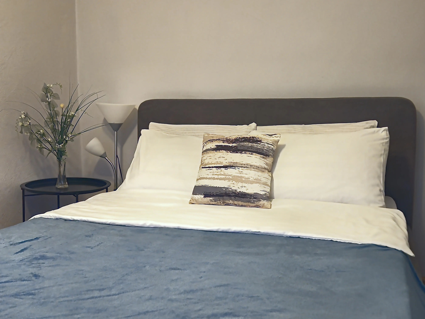 Квартира Двухкомнатная квартира-студия