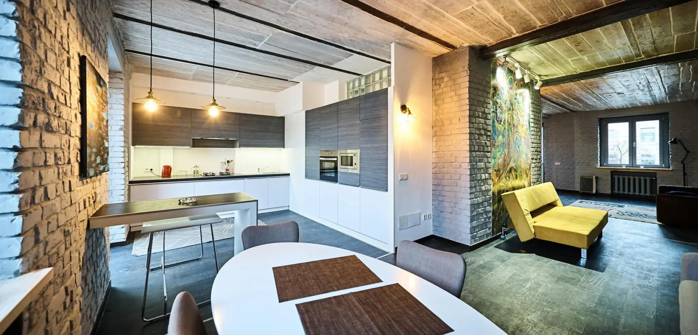 Апартаменты Loft In The Center