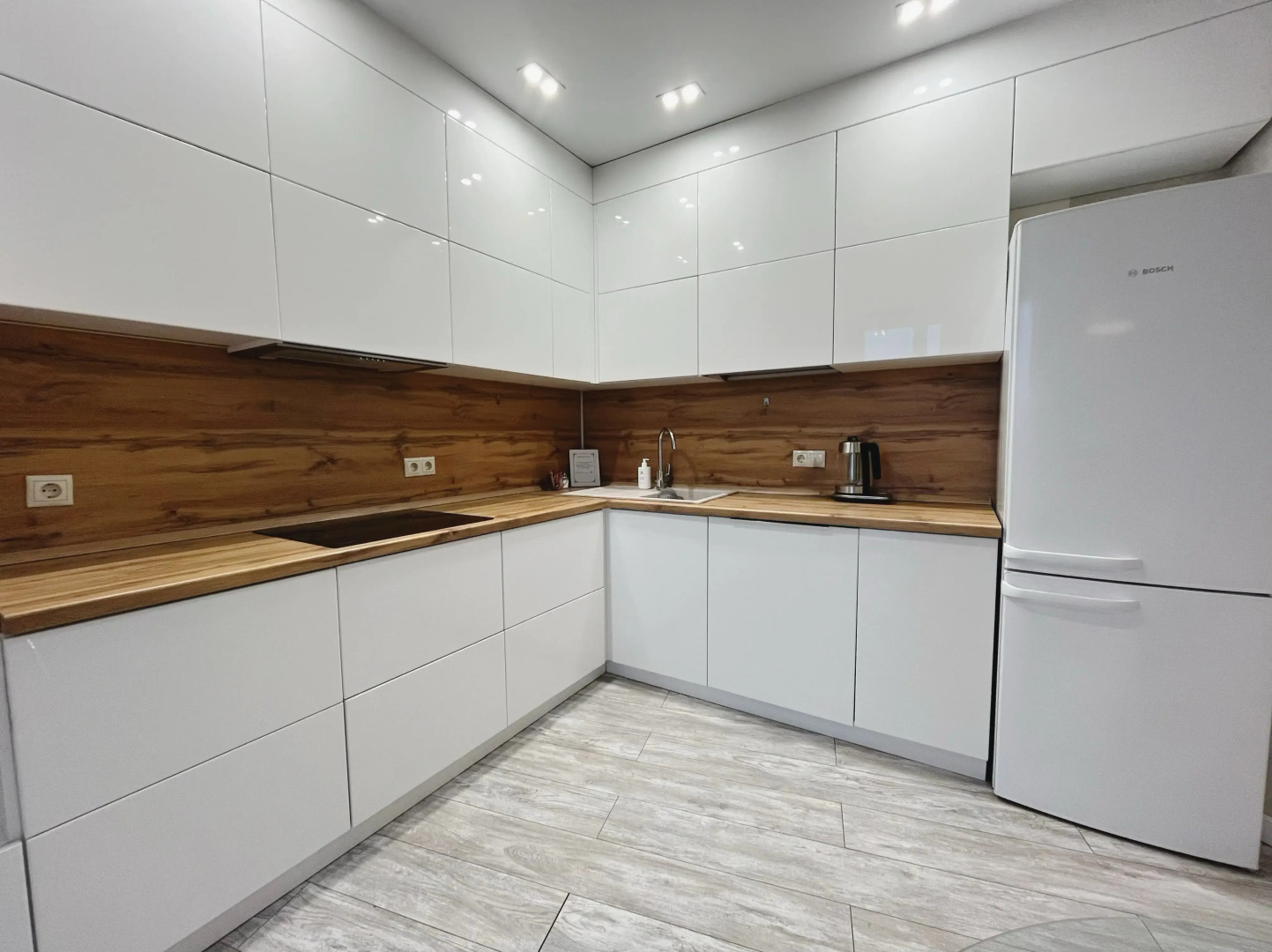 Квартира Неотель мансардная у Чернавского моста, Петровского сквера