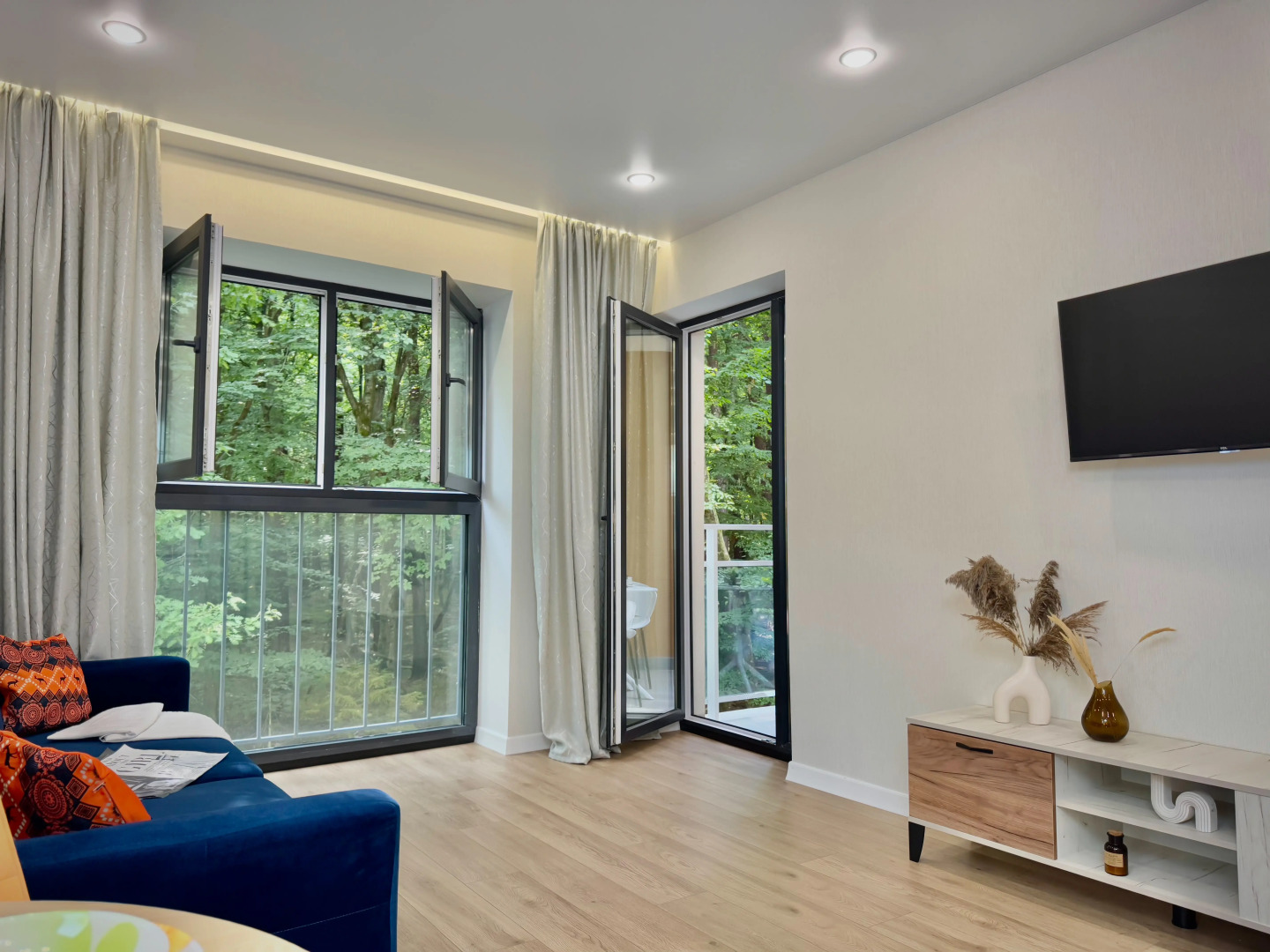 Апартаменты комфорт класса с видом на лес