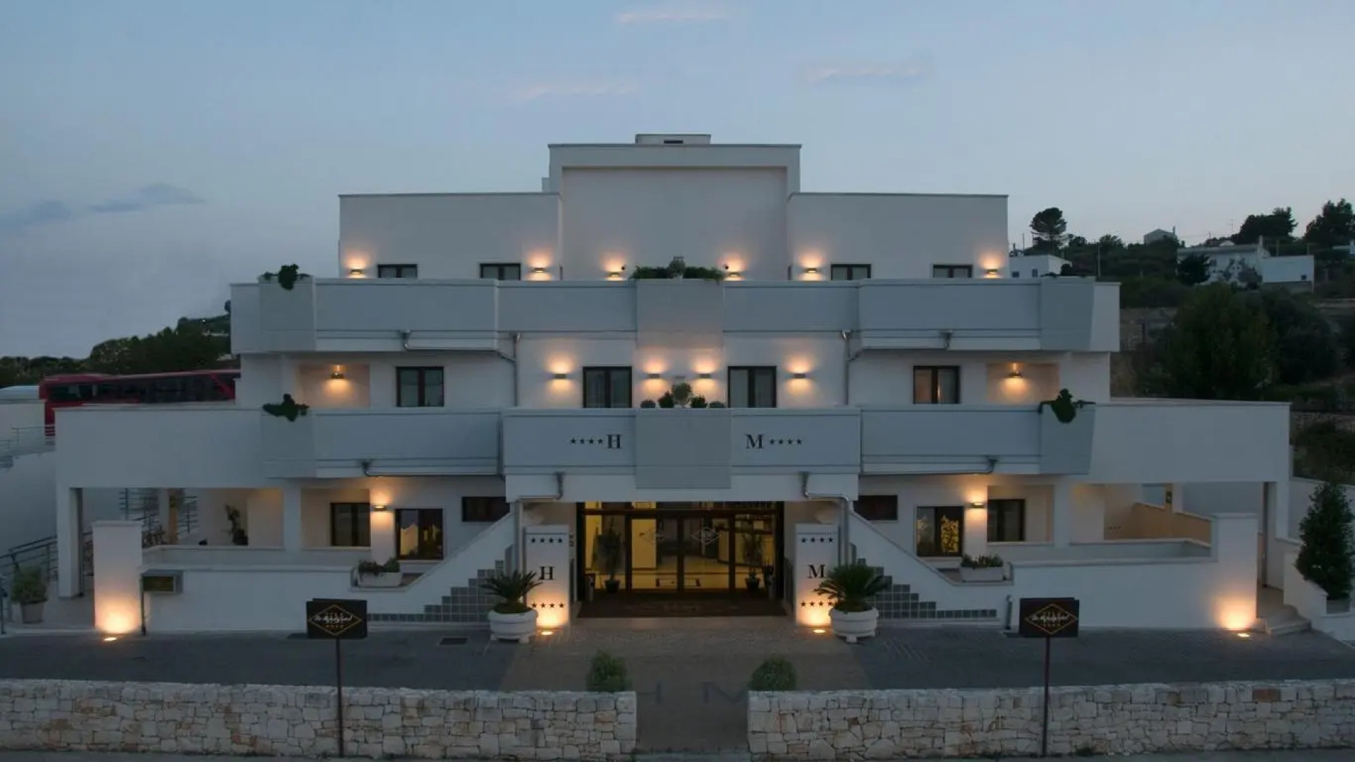 Отель His Majesty