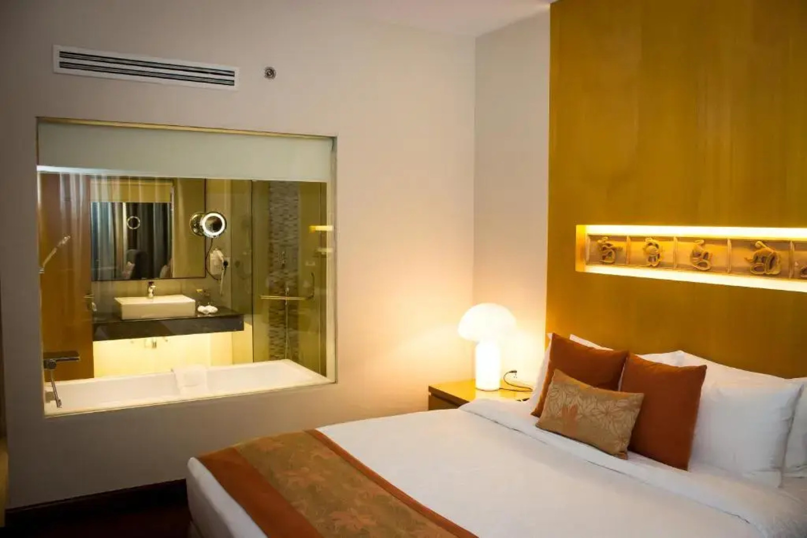 Отель Lakeshore Banani