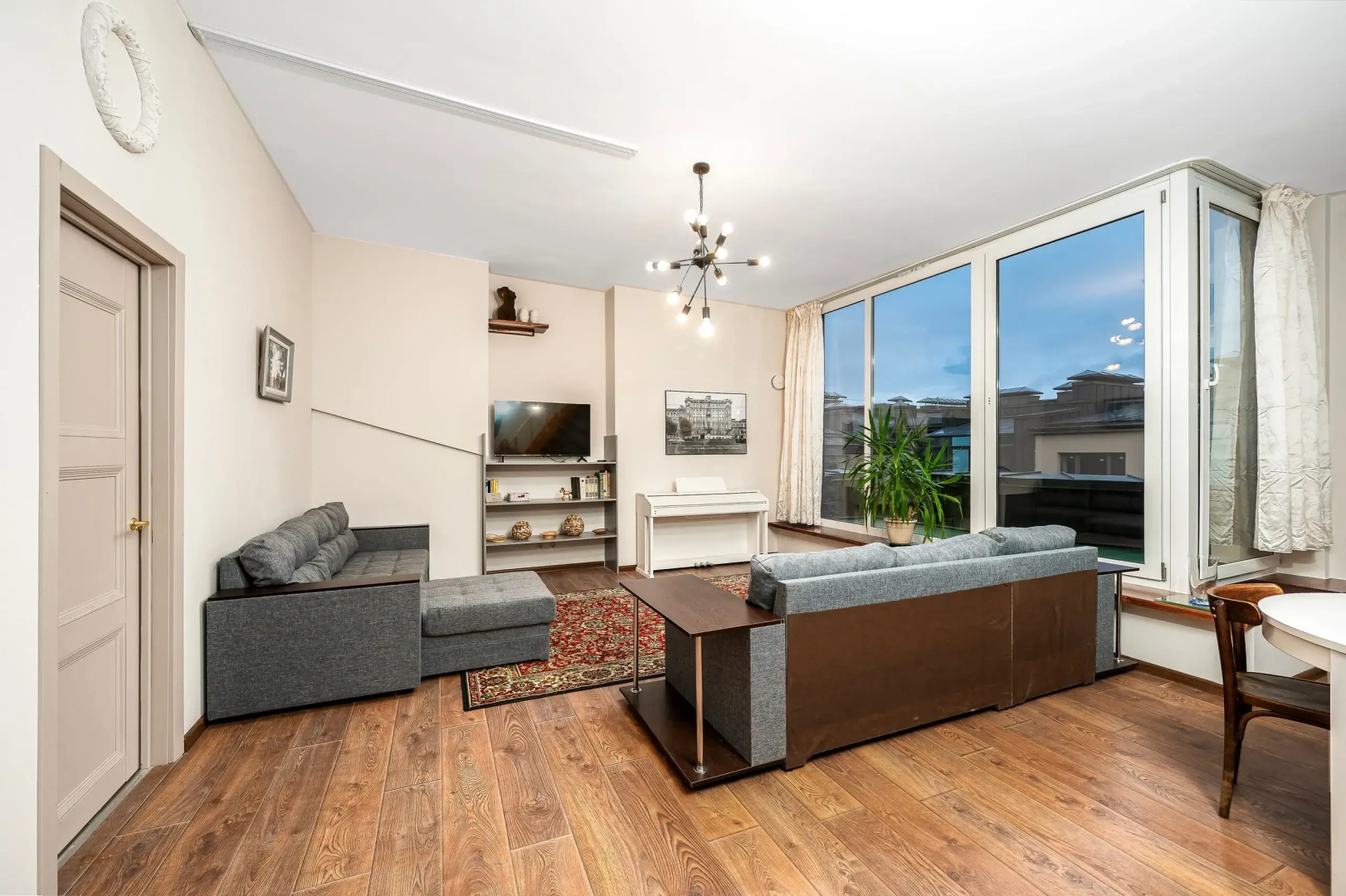 Апартаменты Пентхаус на Чайковского 61