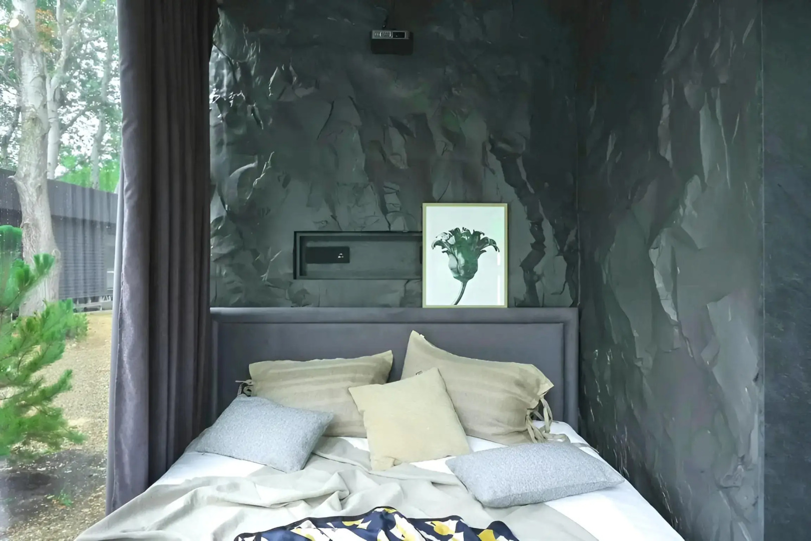 Частный Дом на Берегу Реки с Авторским Дизайном