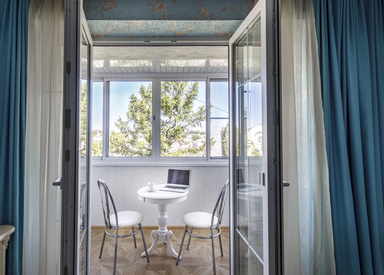 Апартаменты Саквояж с видом на Площадь Победы