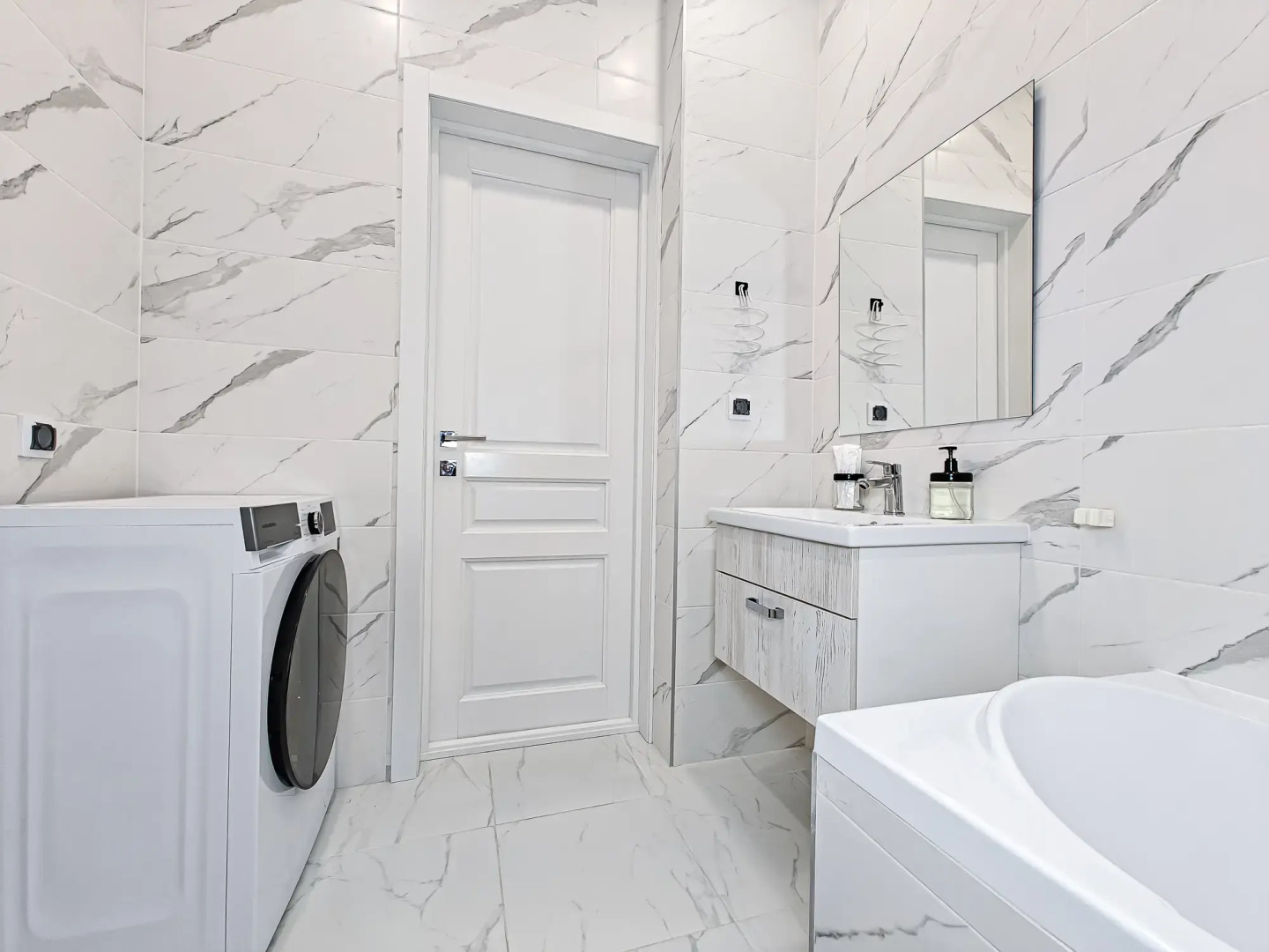 Апартаменты Евродвухкомнатные Stepanenkov на Военной 51