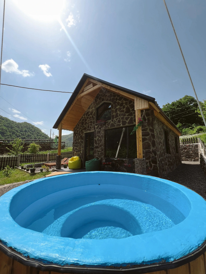 Частный дом Woodlandia Resort Borjomi with hot tub