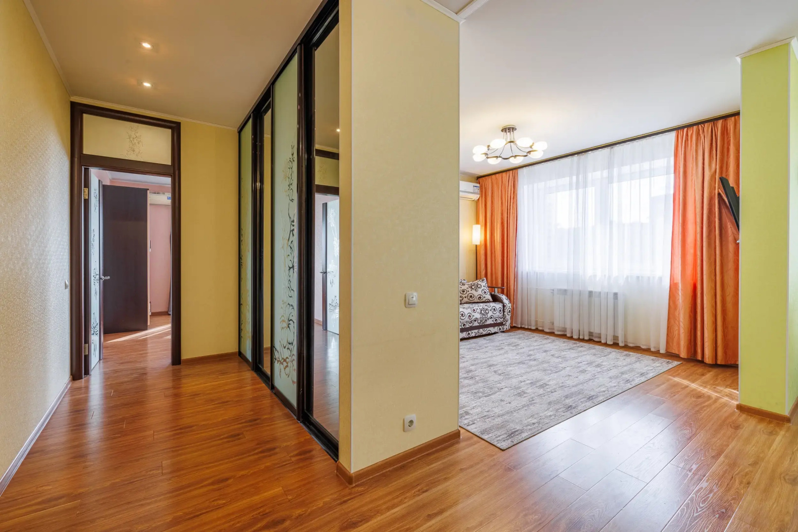 Квартира Двухкомнатная на проспекте Ленина 112