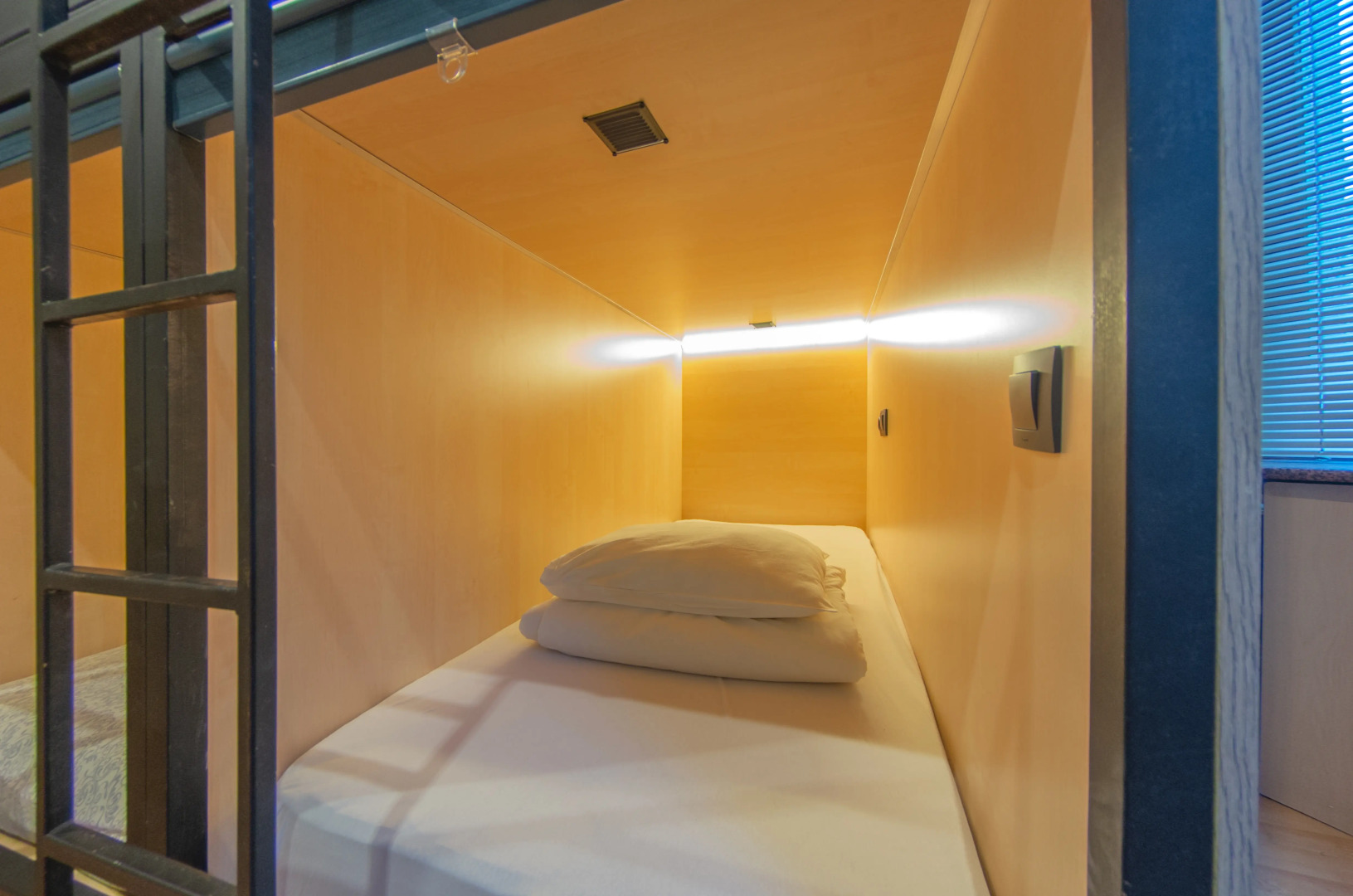 Хостел A4 Capsules