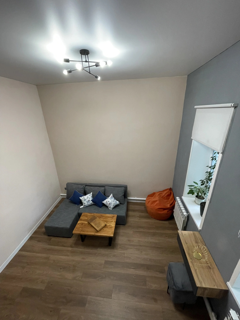 Квартира Двухкомнатная на площади Революции