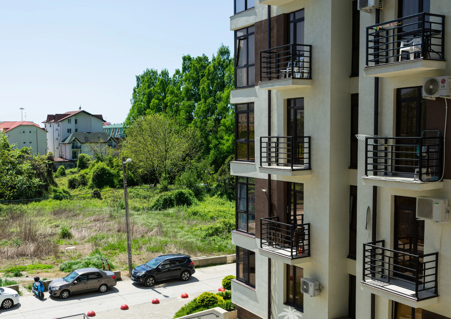 Апартаменты Морент с ярким интерьером в ЖК Сорренто Парк