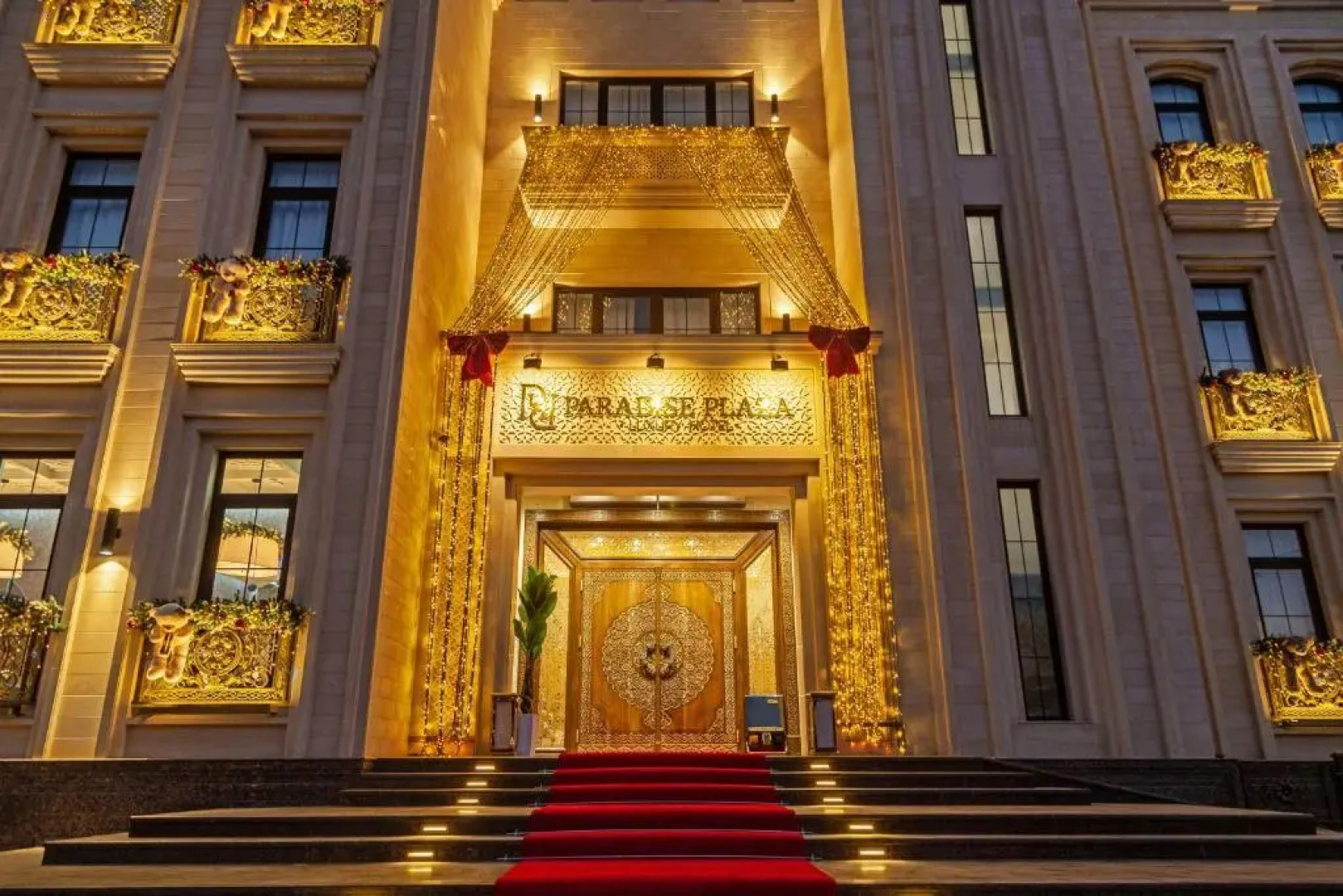 Отель Paradise Plaza Luxury