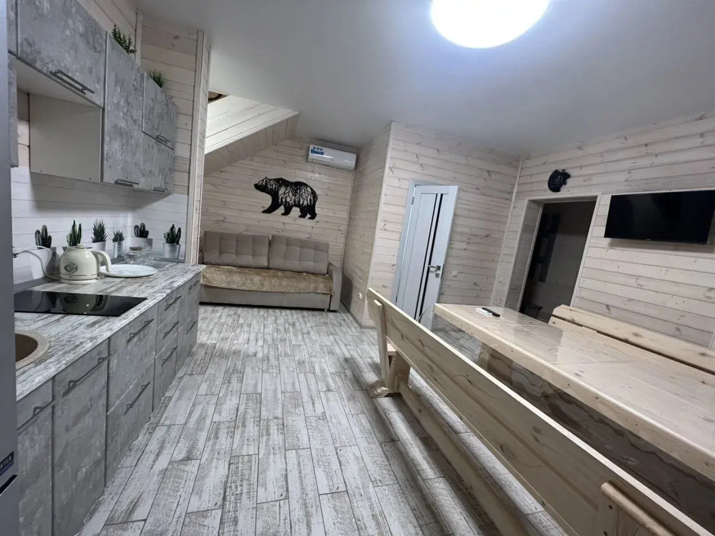 Частный дом с баней и бассейном