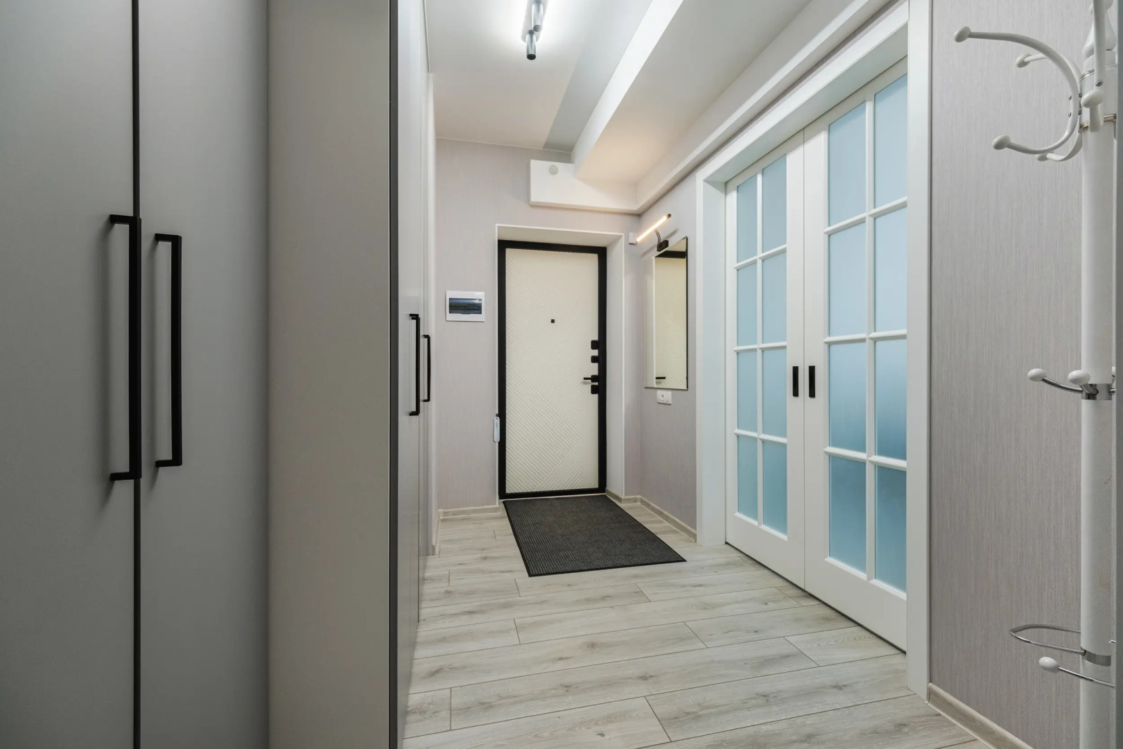 Апартаменты у ЖД вокзала на улице Кирова 4