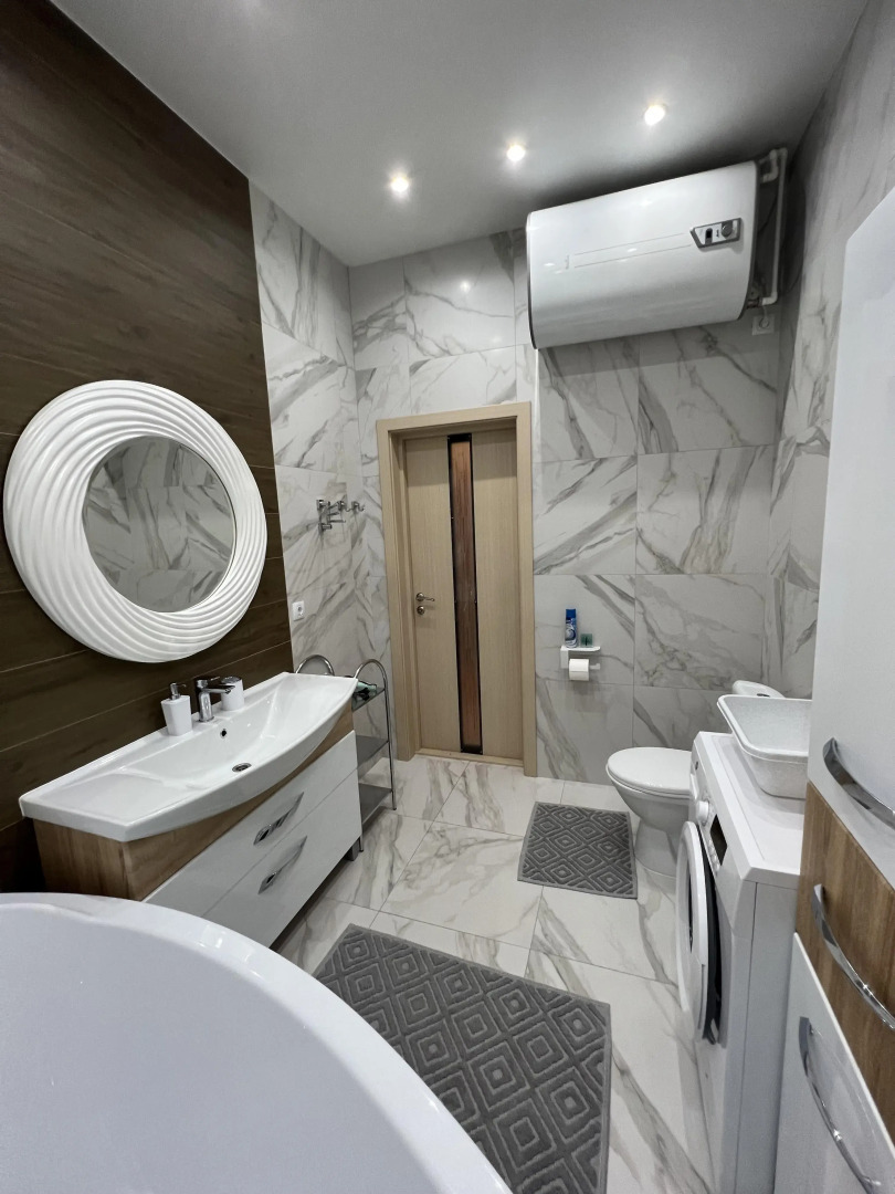 Квартира Просторная Студия с Панорамными Окнами в Центре