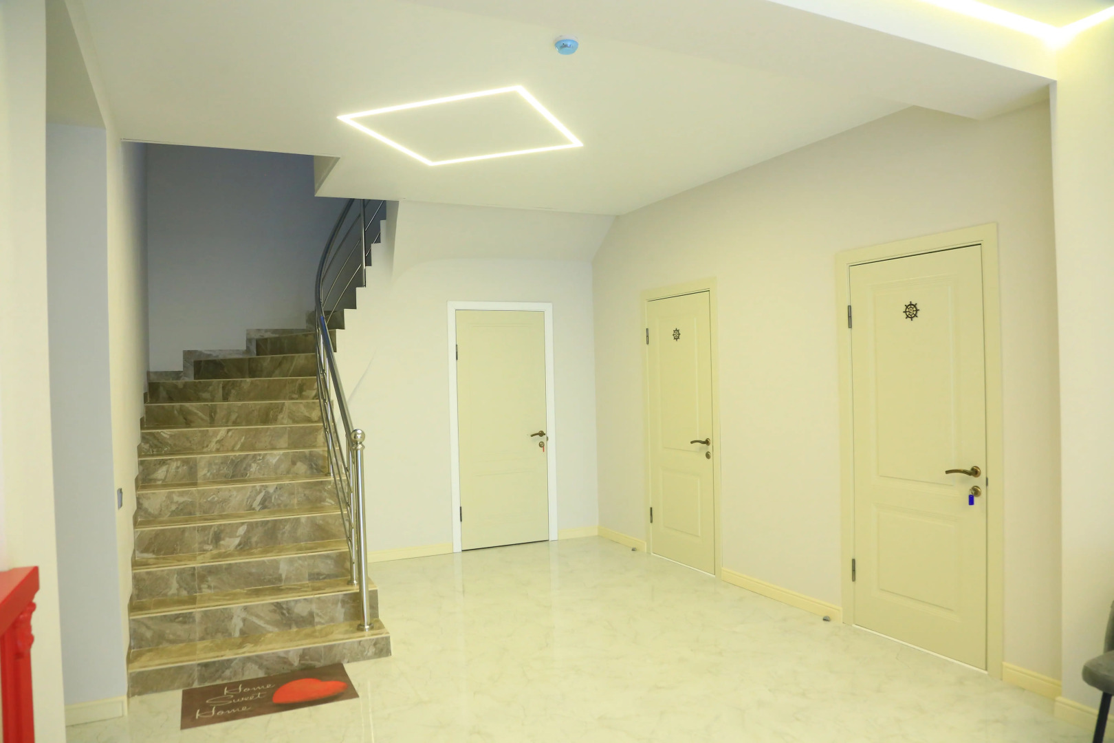 Отель Адмирал