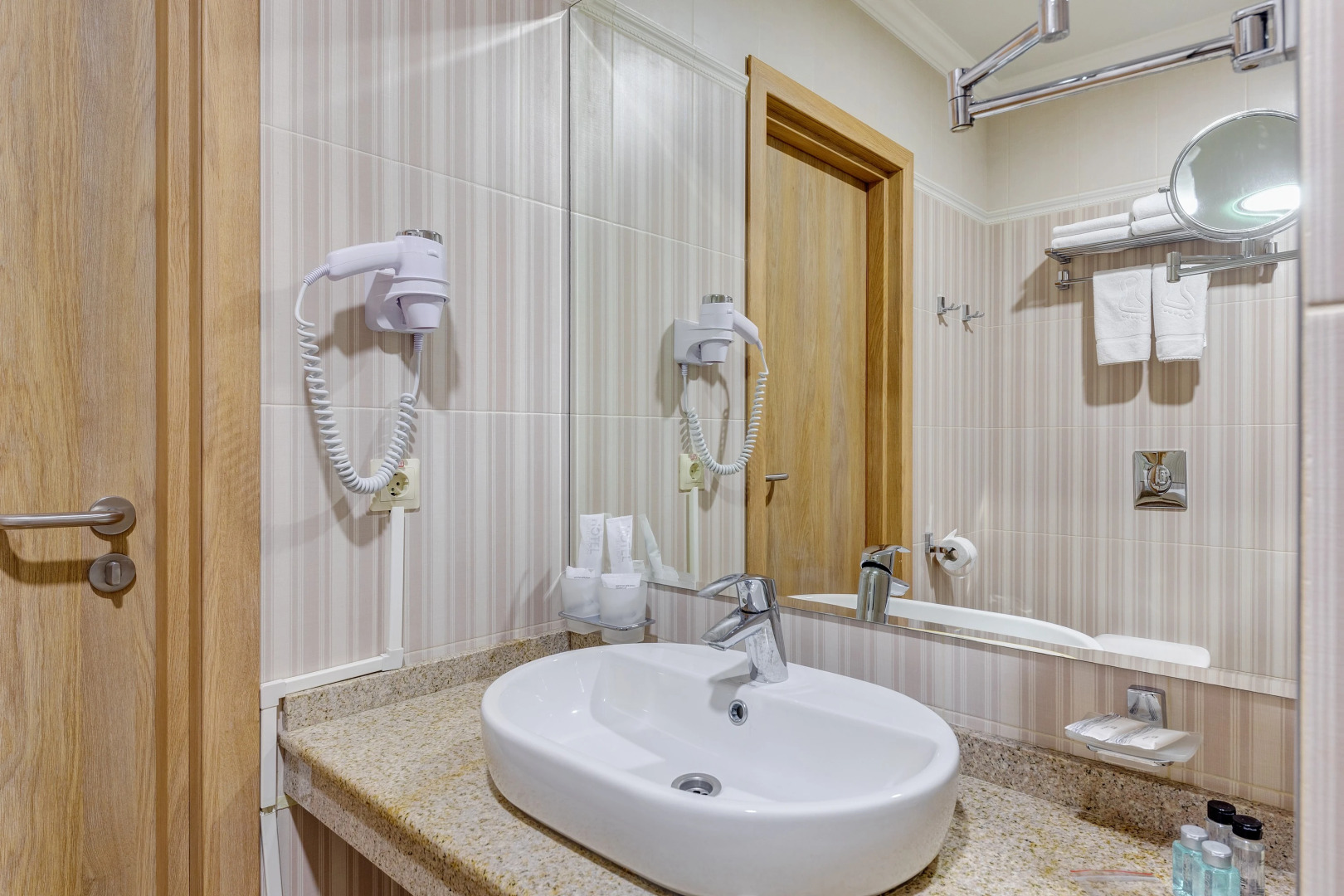 Отель Лермонт