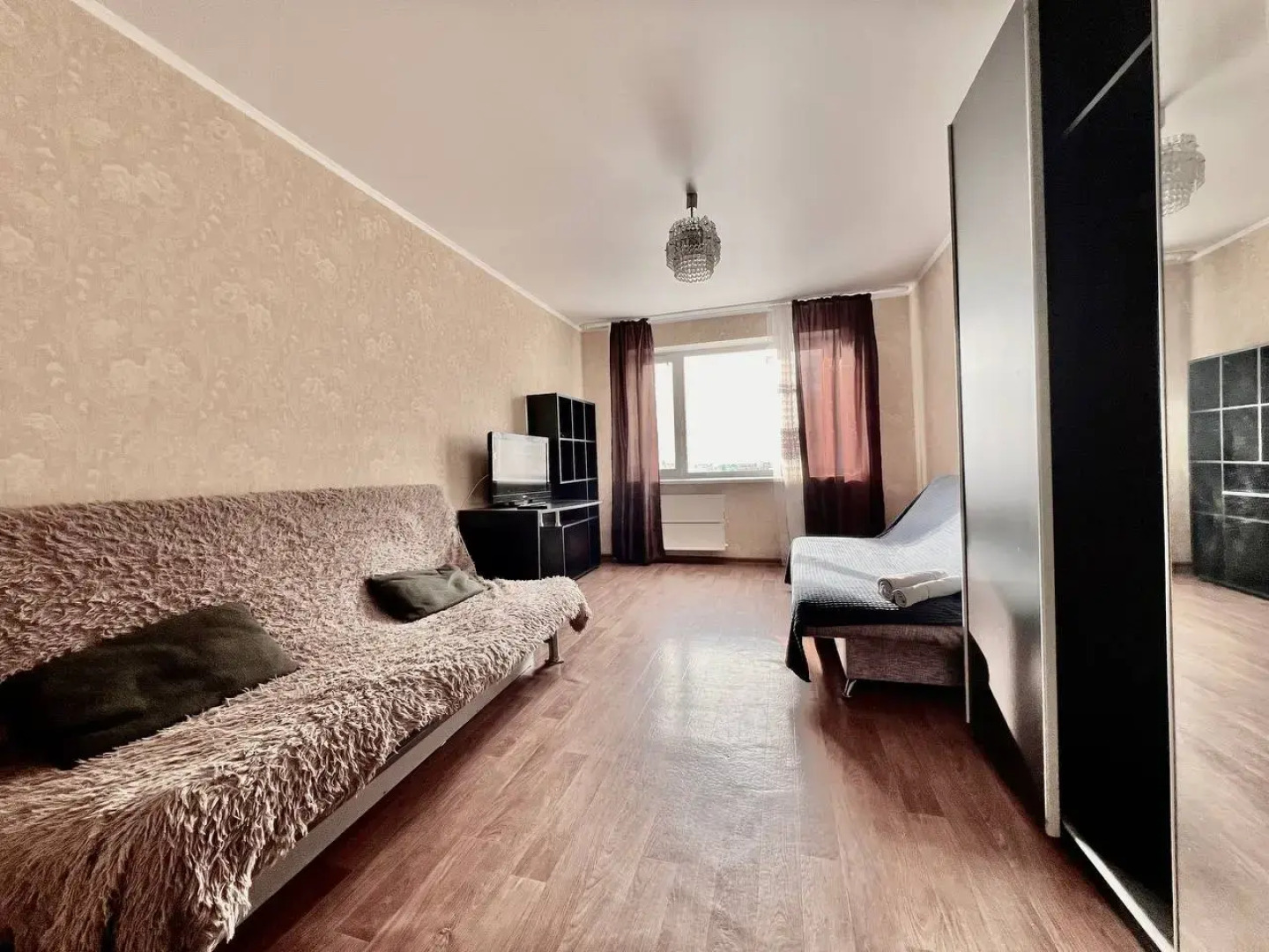 Апартаменты 2кв Восточный Комфорт на Широтная 157