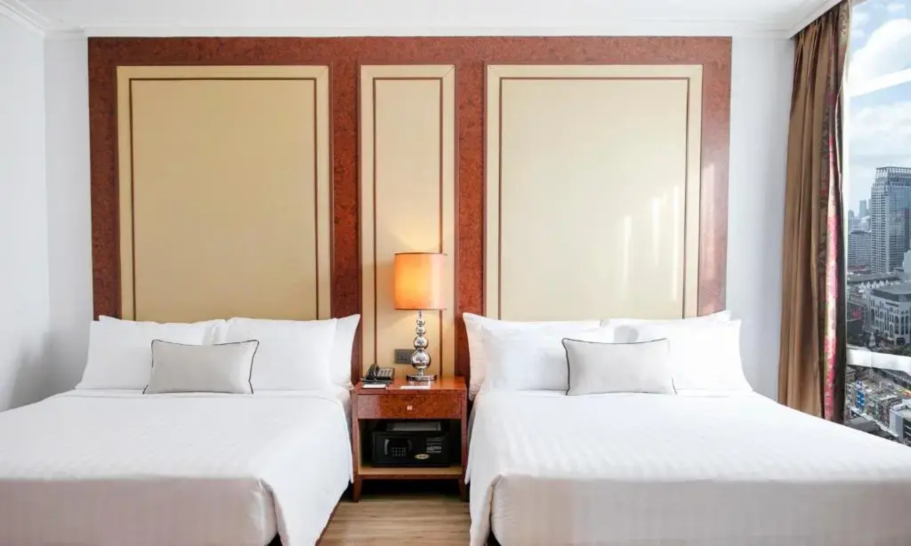 Отель The Berkeley Hotel Pratunam