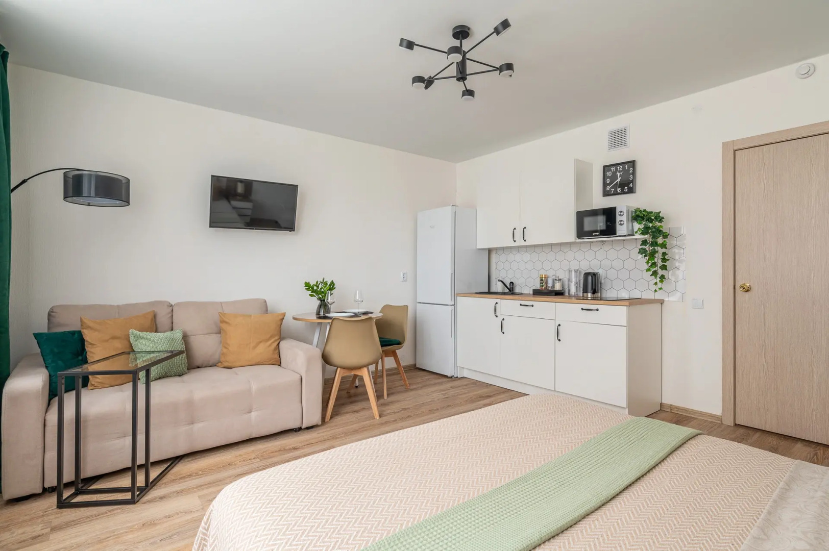 Квартира Comfort с самостоятельным заселением от Welcome V Ekb