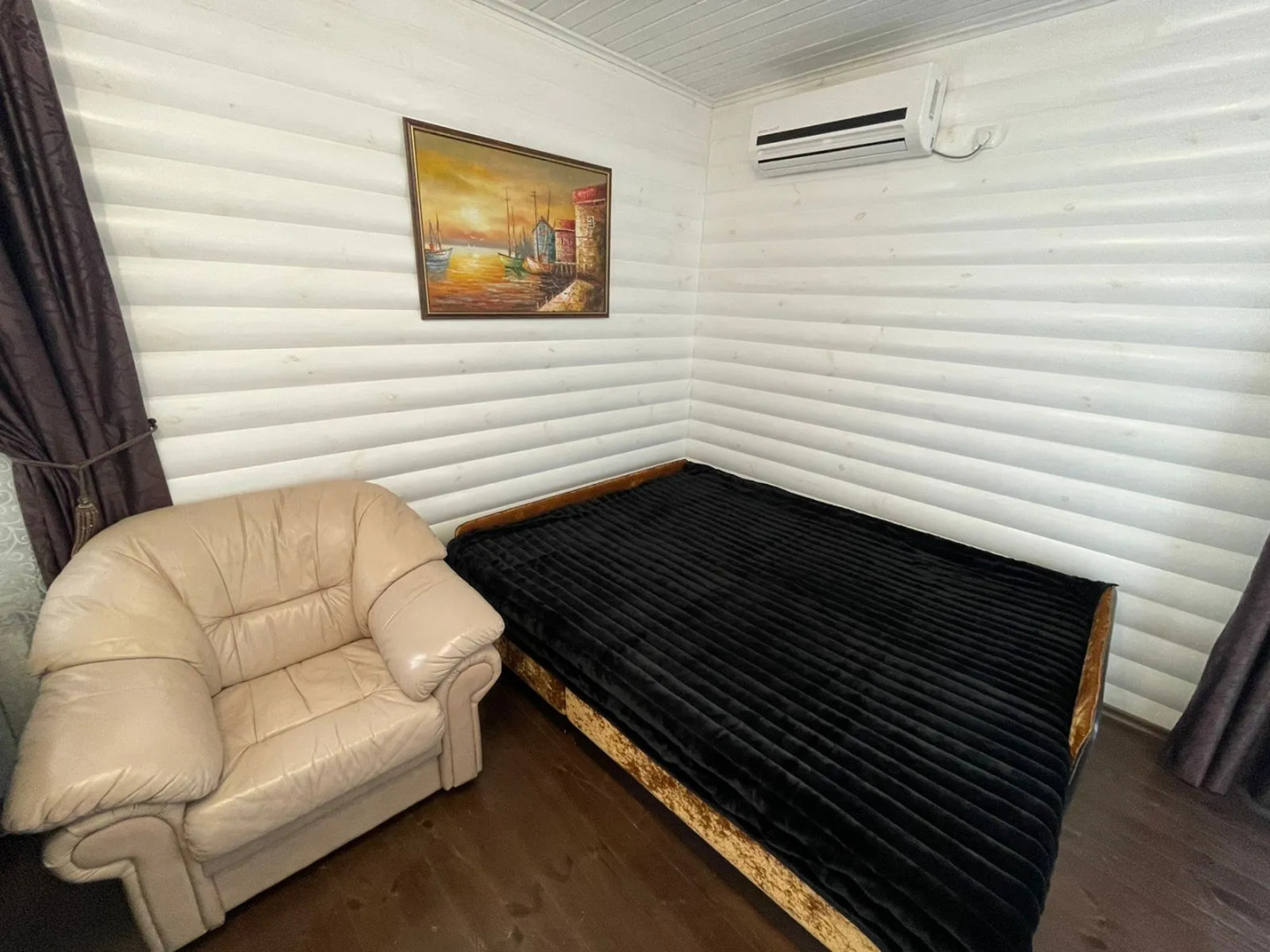 Частный Дом на Берегу Моря с Бассейном