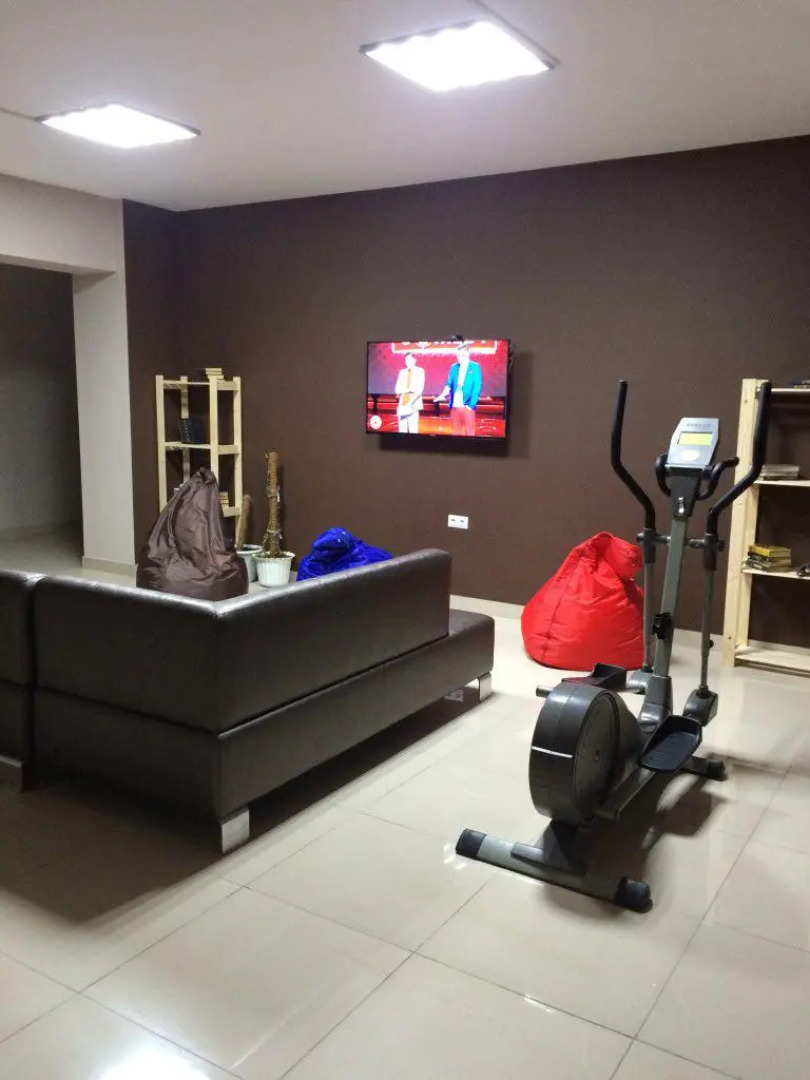 Хостел Happy House на Холмогорова