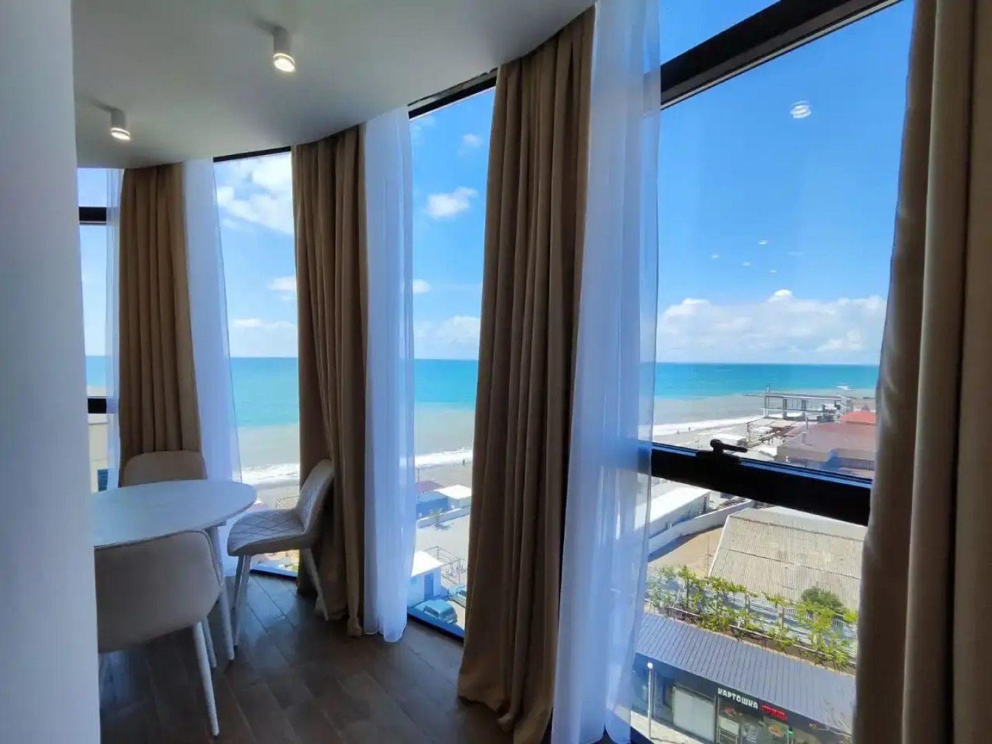 Апартаменты просторные с видом на море