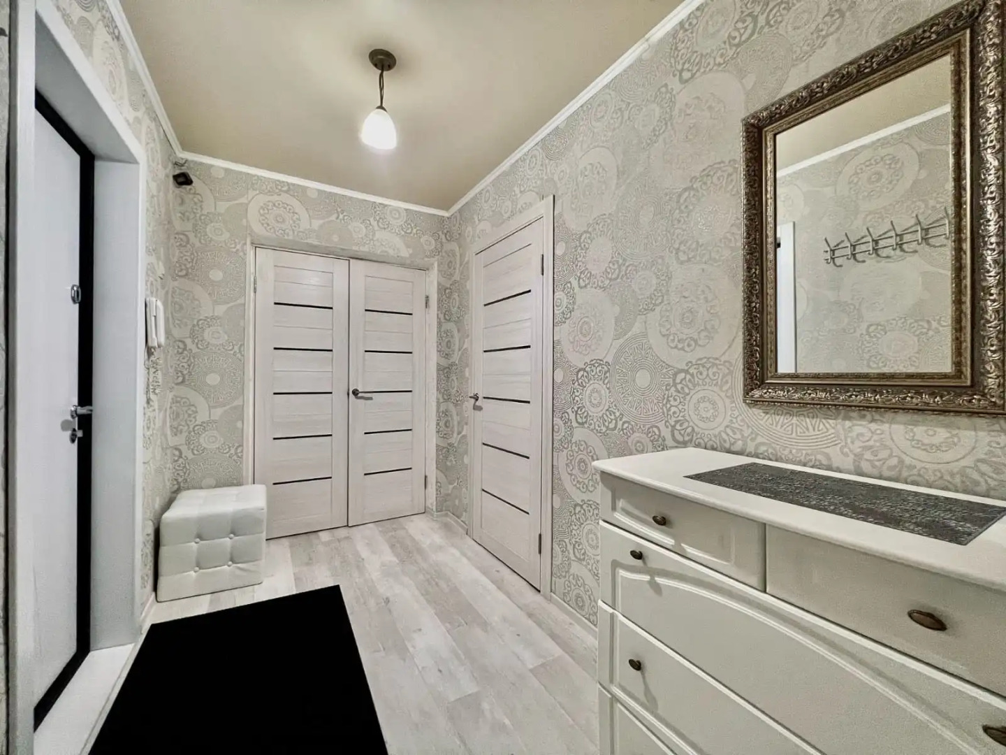 Двухкомнатная Квартира возле Площади Победы, Азгура 3