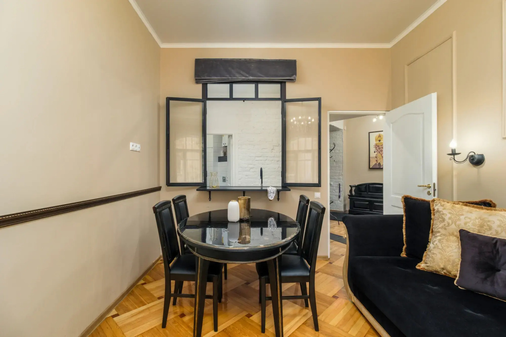 Апартаменты Лофт у Площади Восстания 5 спален