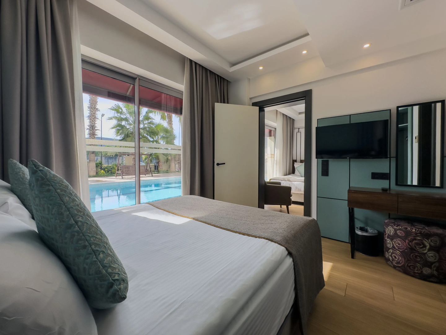 Отель Leaf Port Boutique