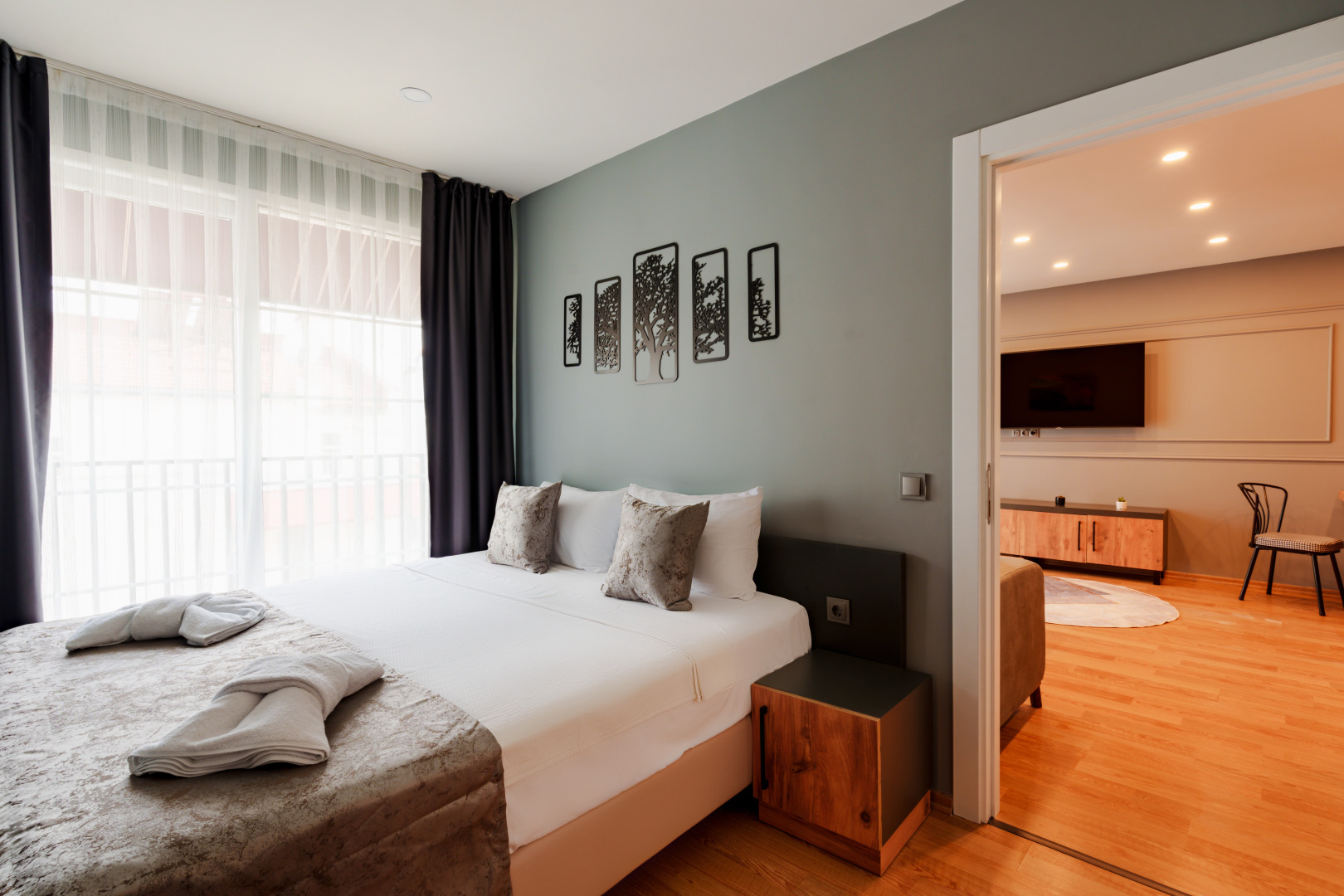 Отель Mrt Suites Lara