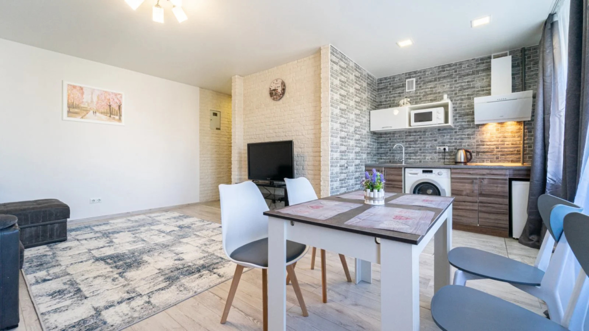 Апартаменты Apartments in the centre of Minsk on Pr. Nezavisimosti 52