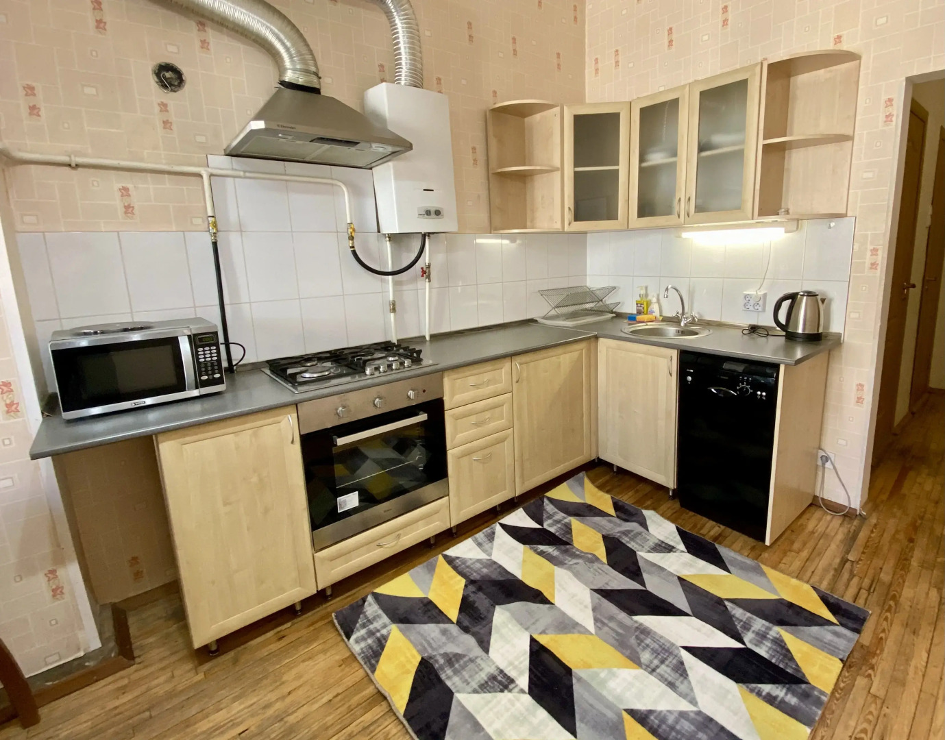 Апартаменты с видом на Невский проспект