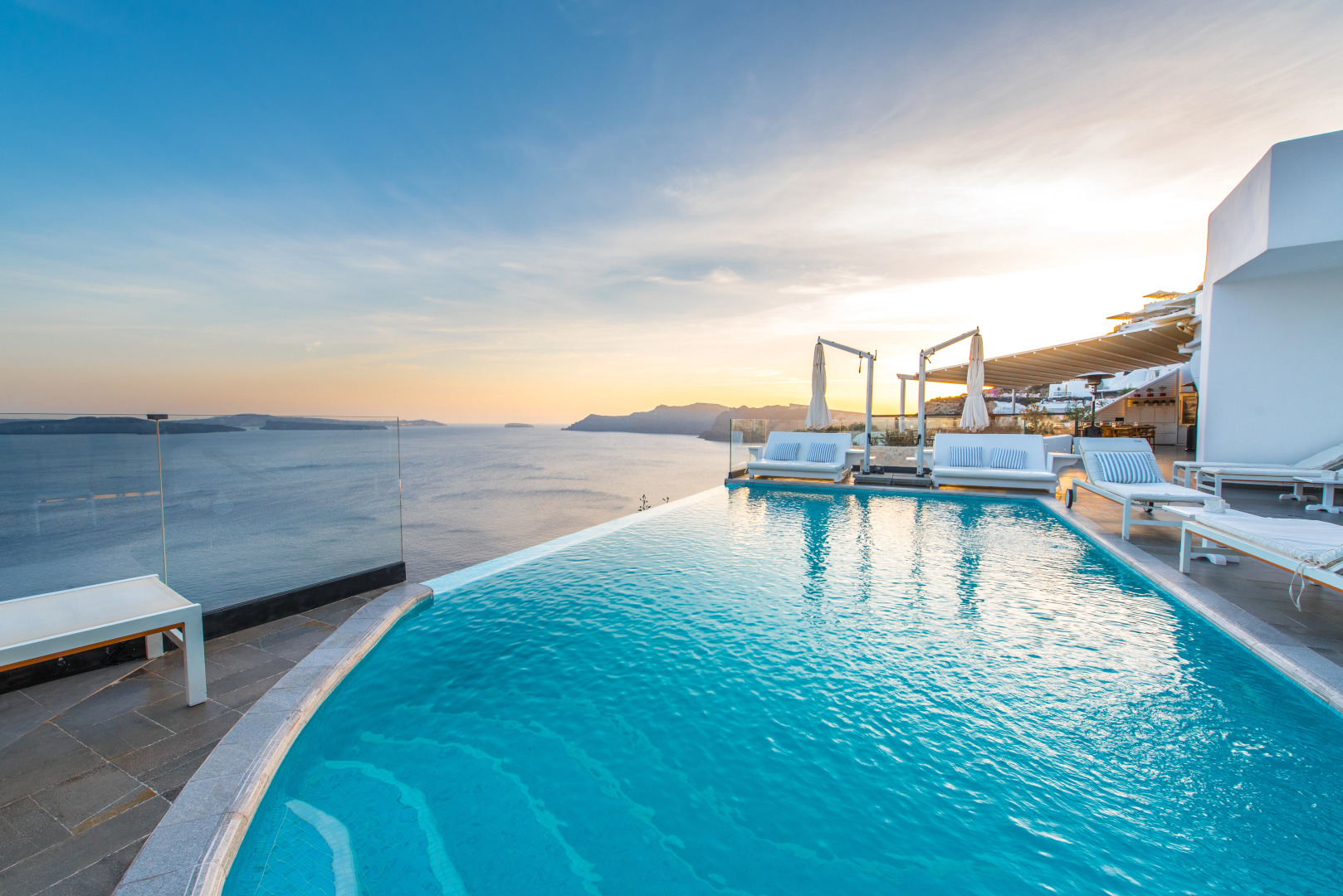 Отель Santorini Secret Suites & Spa