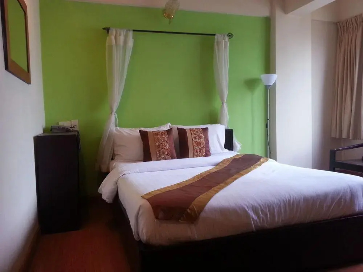 Hotel Crown BTS nana