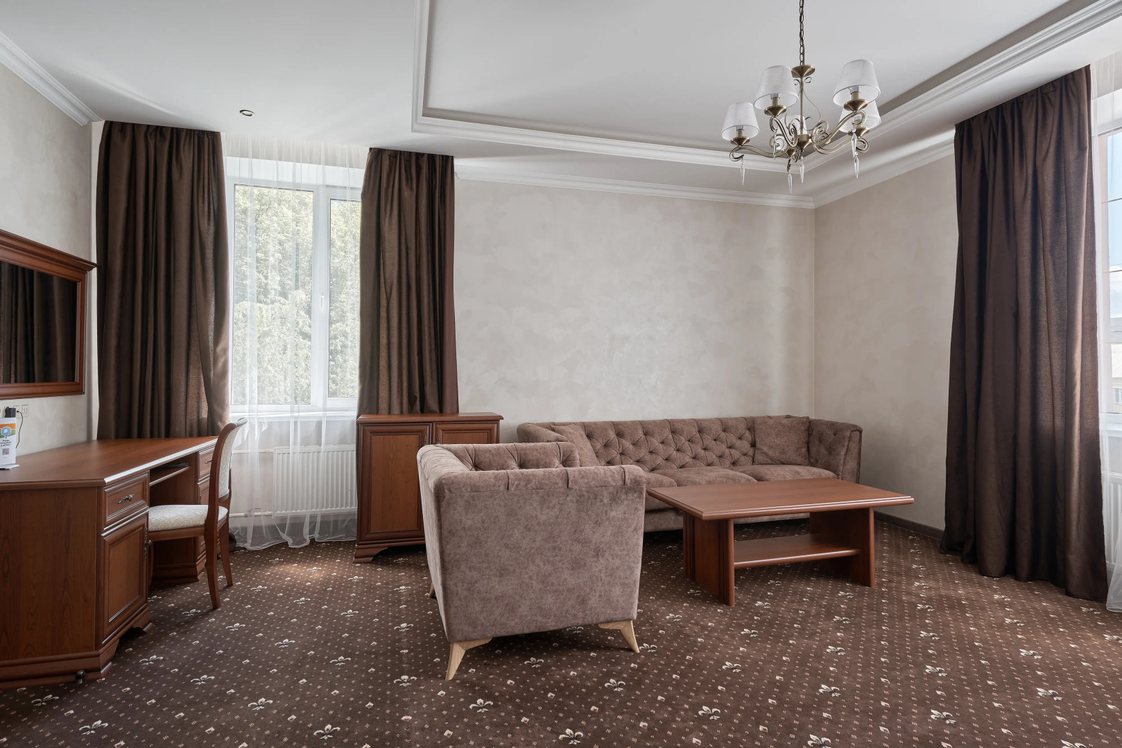 Отель Корона