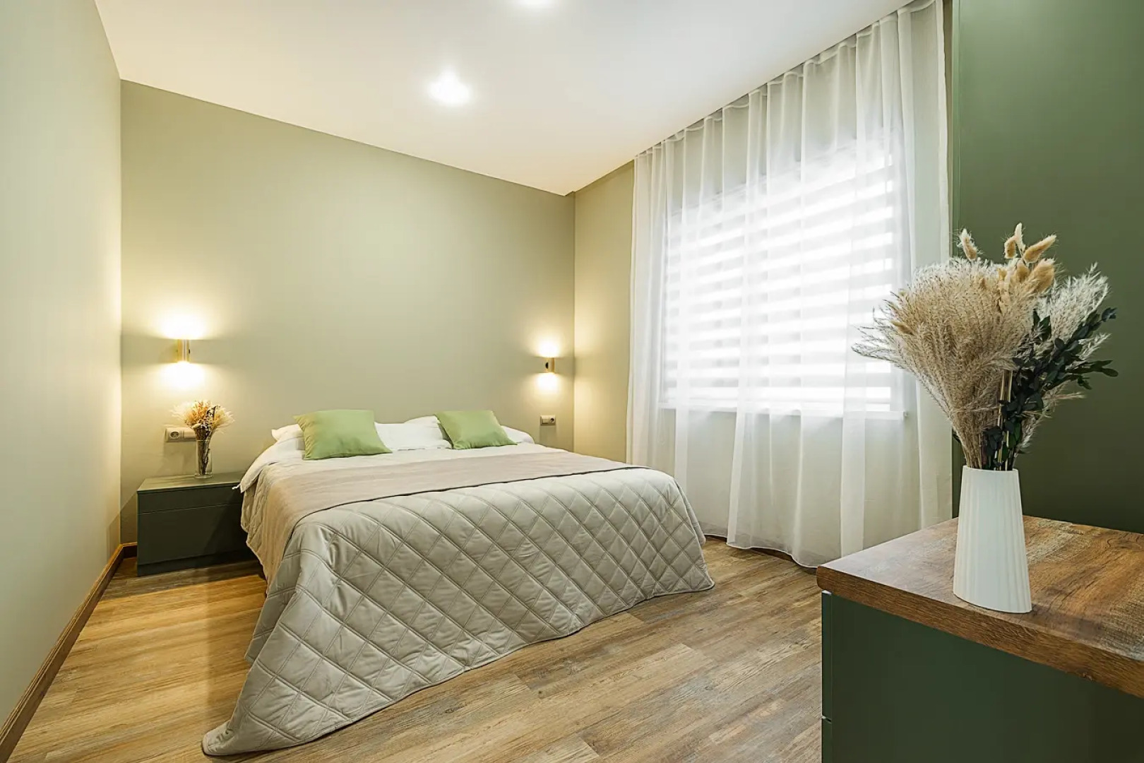 Частный дом Уютный Современный с Видом на Отрадное Озеро