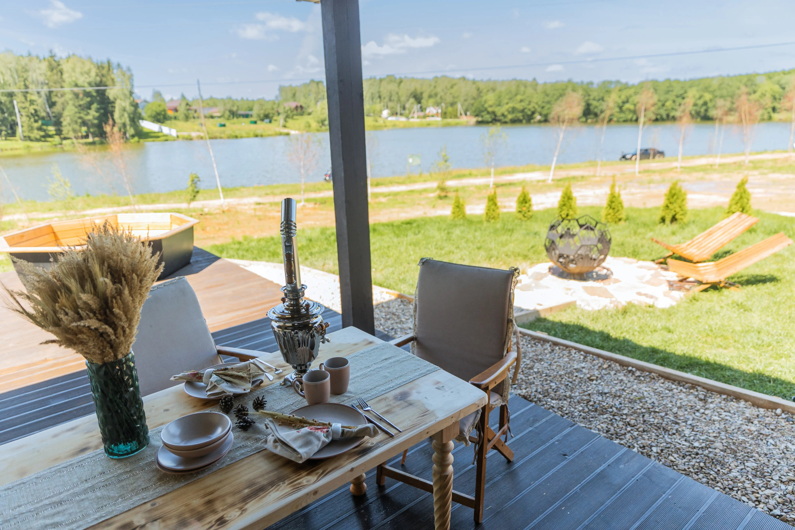 Частный дом с чаном и баней на берегу озера